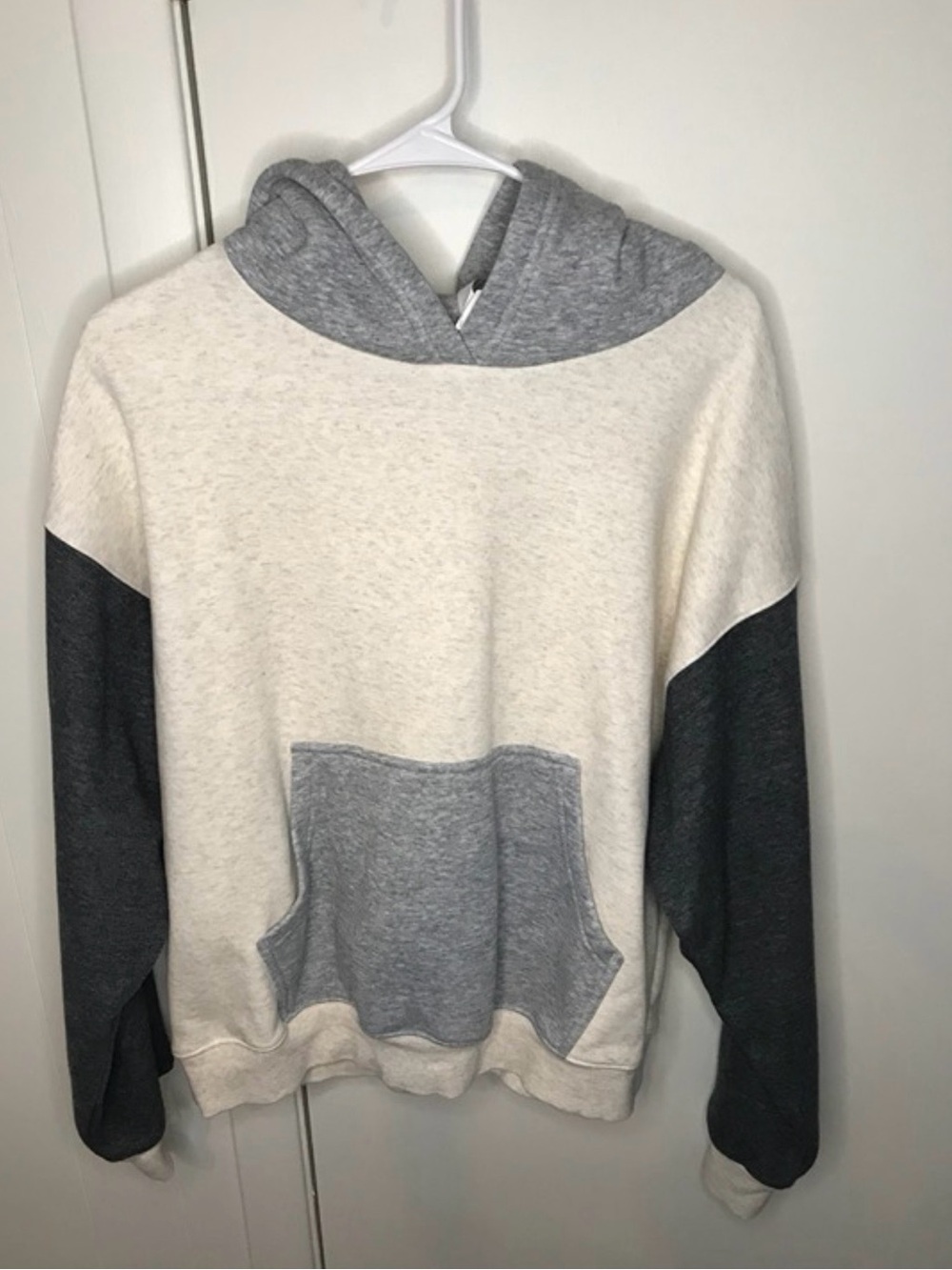 Fabletics Womens Cream & Gray Colorblock Crewneck Hoodie